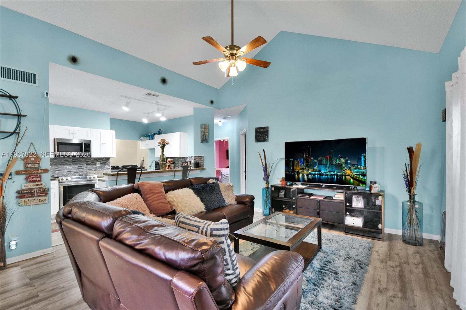 1419 Avon Ln #216, North Lauderdale FL 33068