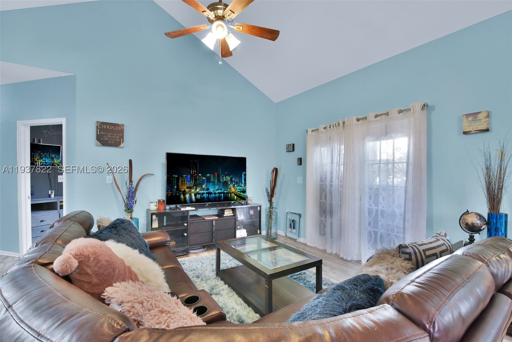 1419 Avon Ln #216, North Lauderdale FL 33068