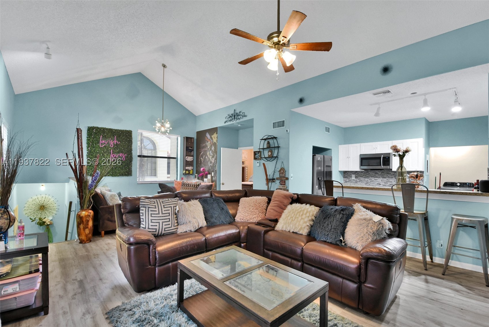1419 Avon Ln #216, North Lauderdale FL 33068