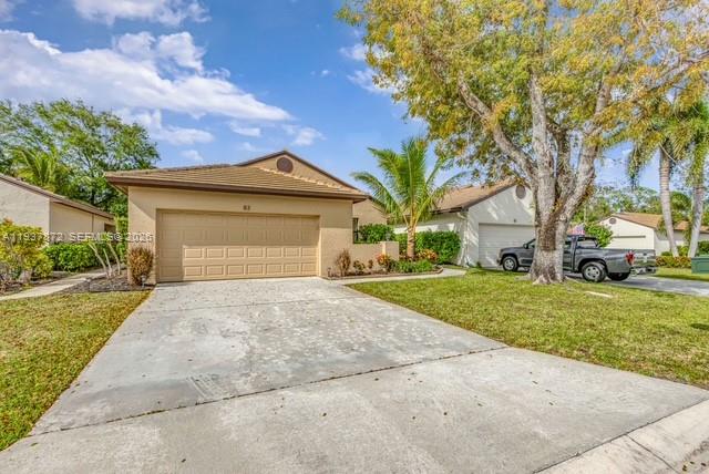 83 Ironwood Way N, Palm Beach Gardens FL 33418