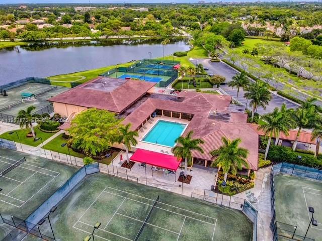 83 Ironwood Way N, Palm Beach Gardens FL 33418
