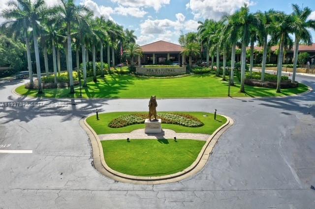 83 Ironwood Way N, Palm Beach Gardens FL 33418