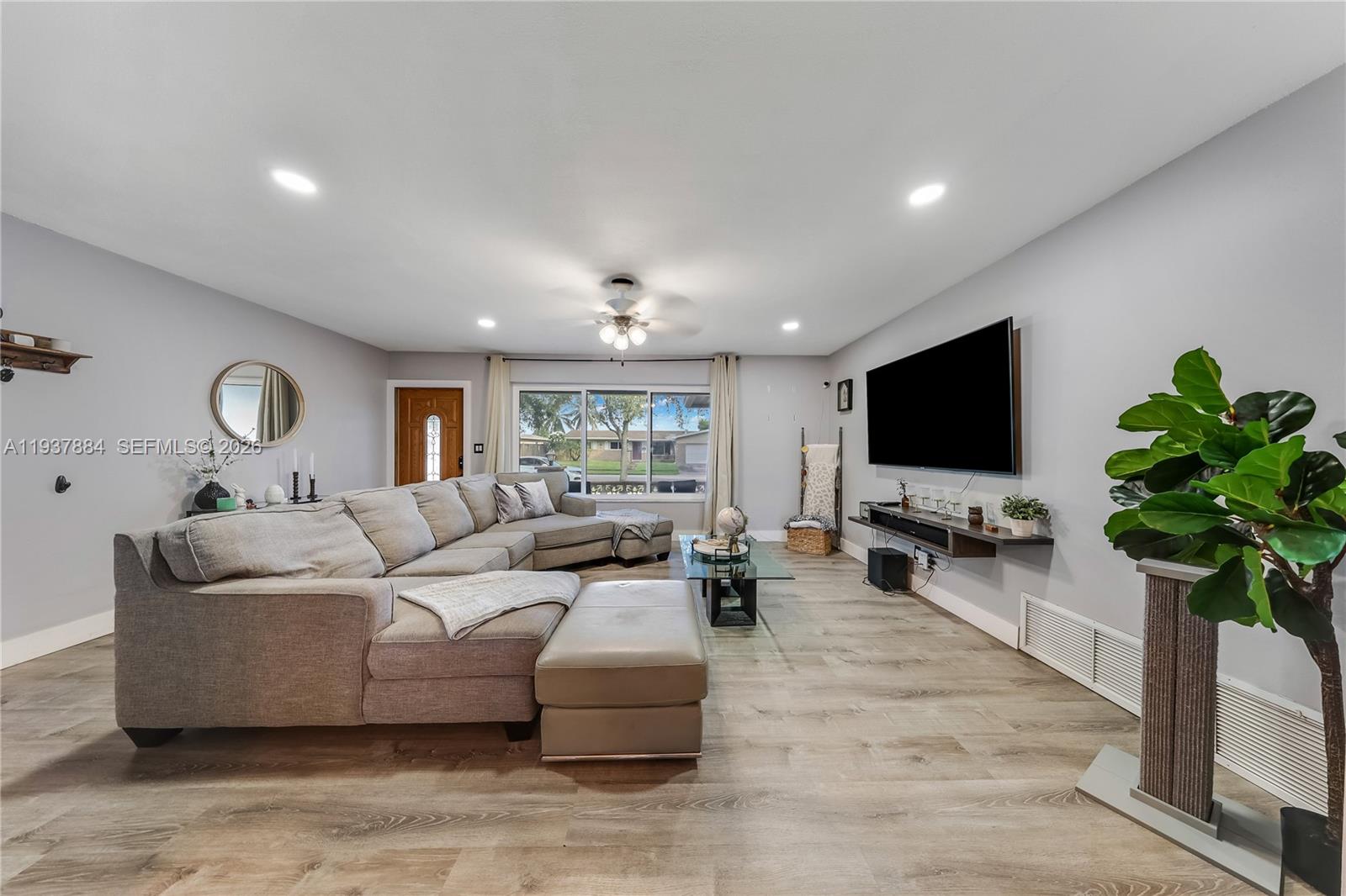 8331 NW 18th St, Pembroke Pines FL 33024