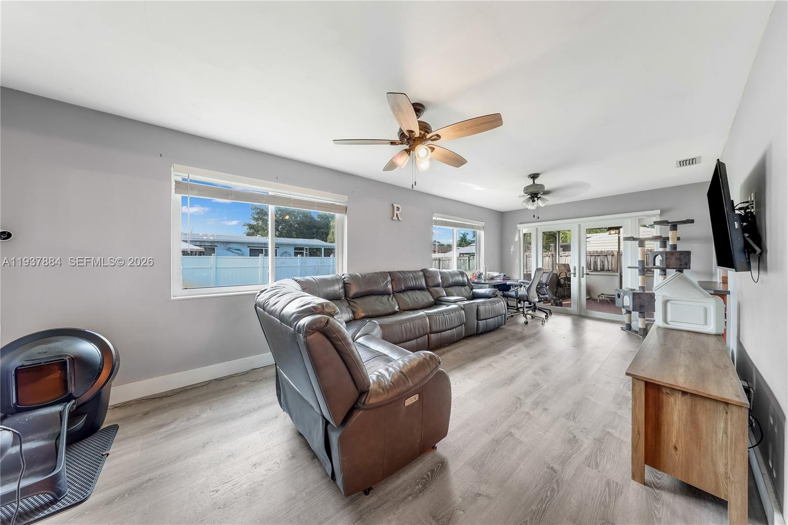 8331 NW 18th St, Pembroke Pines FL 33024