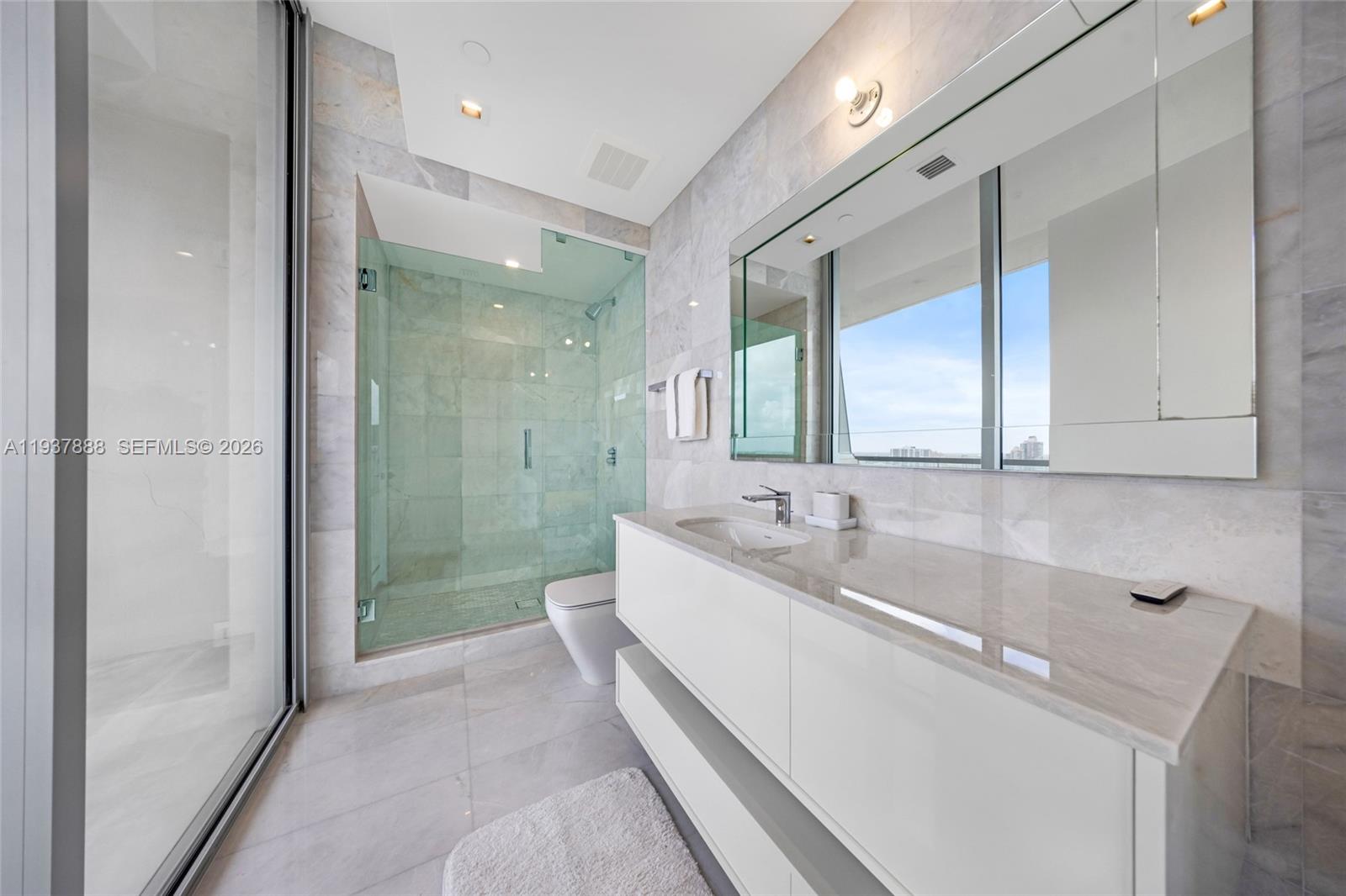 18501 Collins Ave #2502, Sunny Isles Beach FL 33160