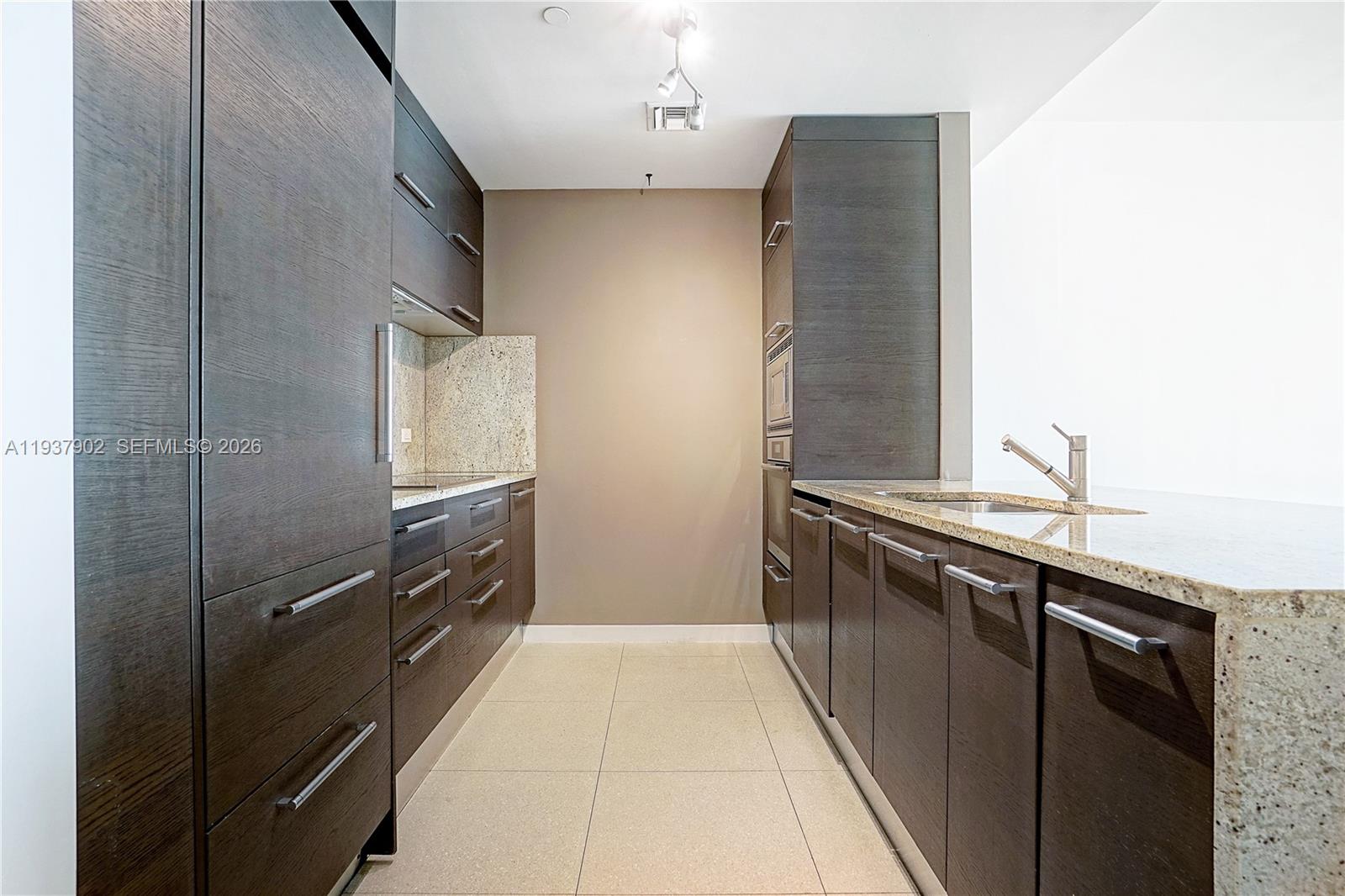 900 Biscayne Blvd #2910, Miami FL 33132