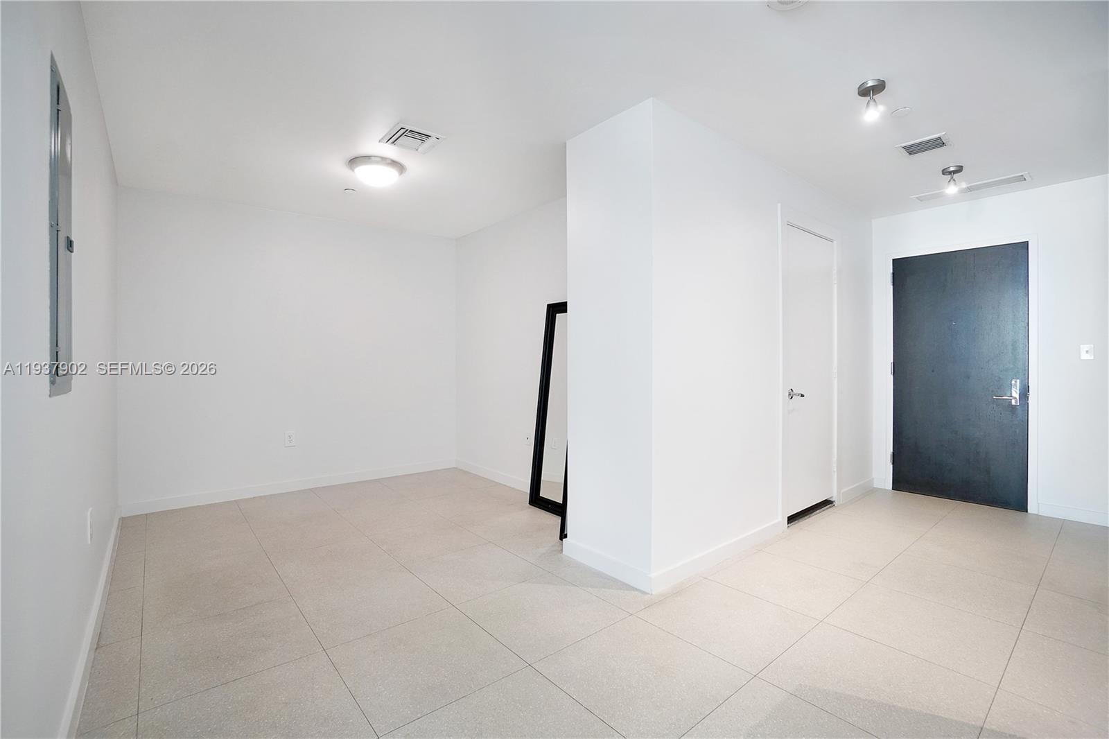 900 Biscayne Blvd #2910, Miami FL 33132