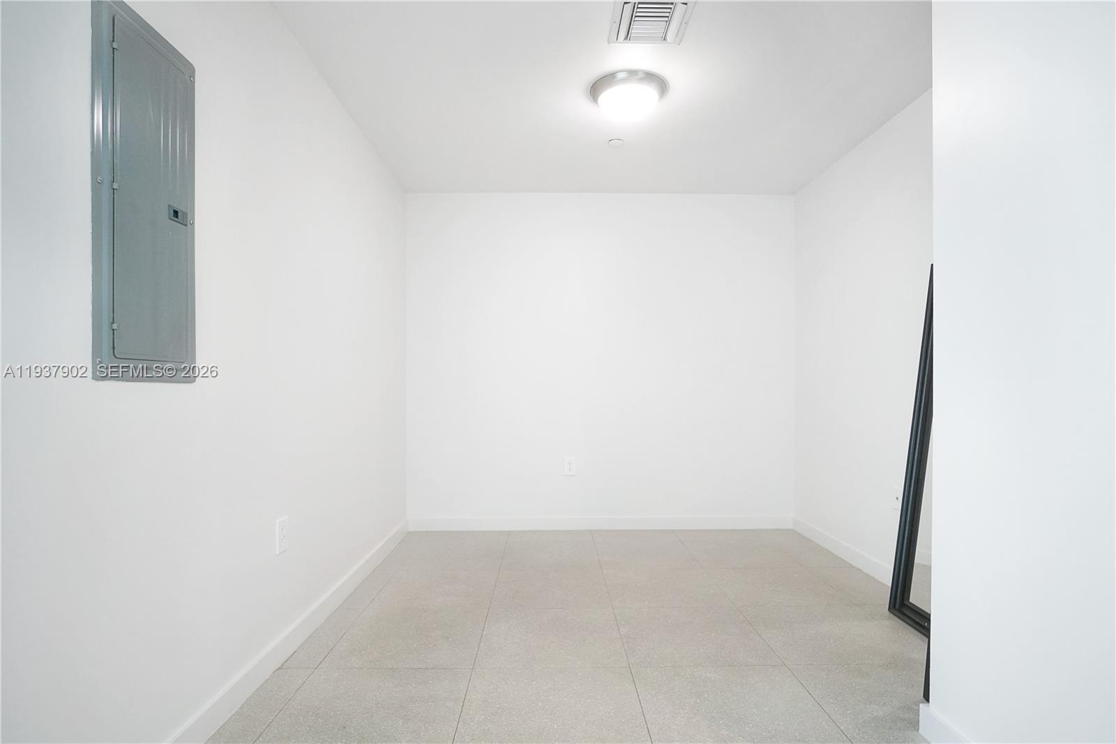 900 Biscayne Blvd #2910, Miami FL 33132