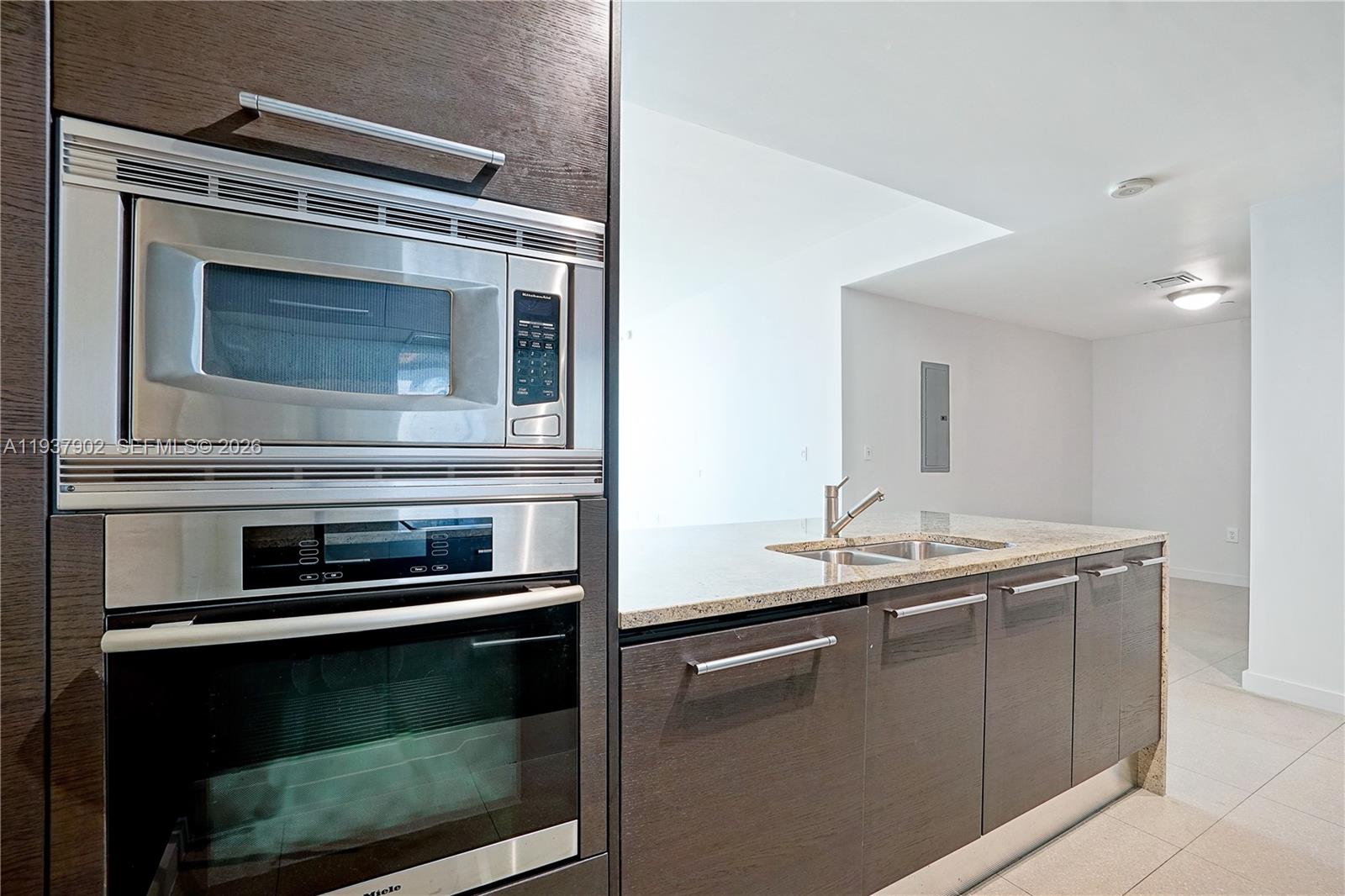 900 Biscayne Blvd #2910, Miami FL 33132