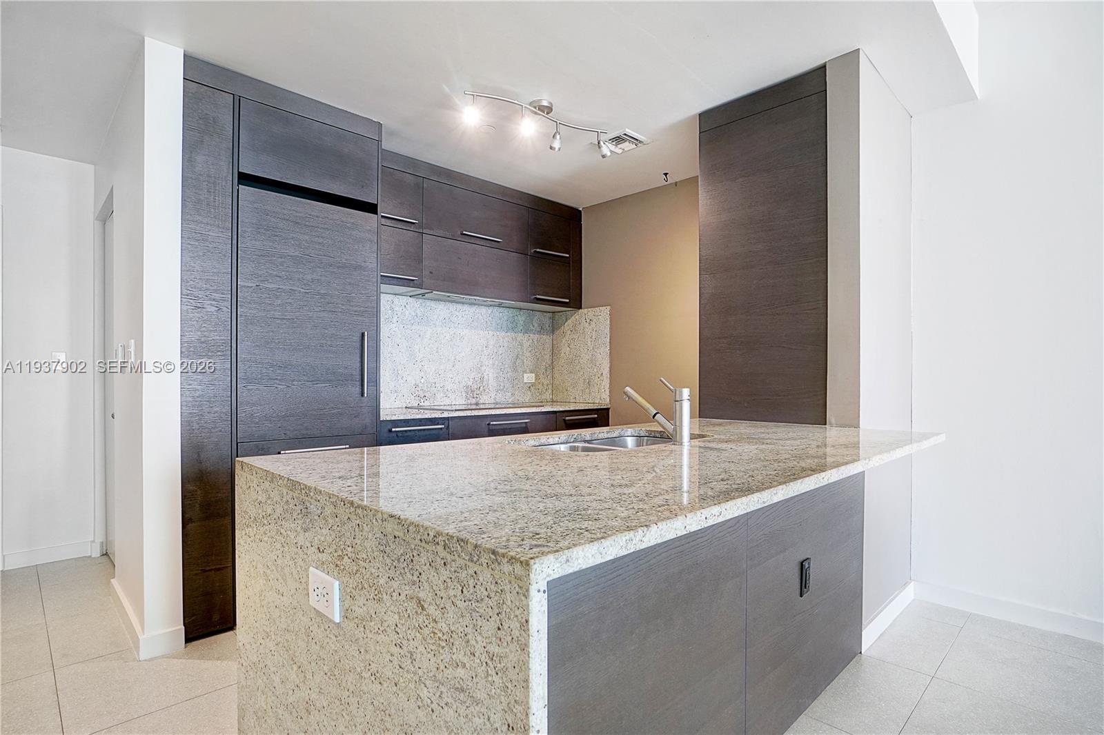 900 Biscayne Blvd #2910, Miami FL 33132