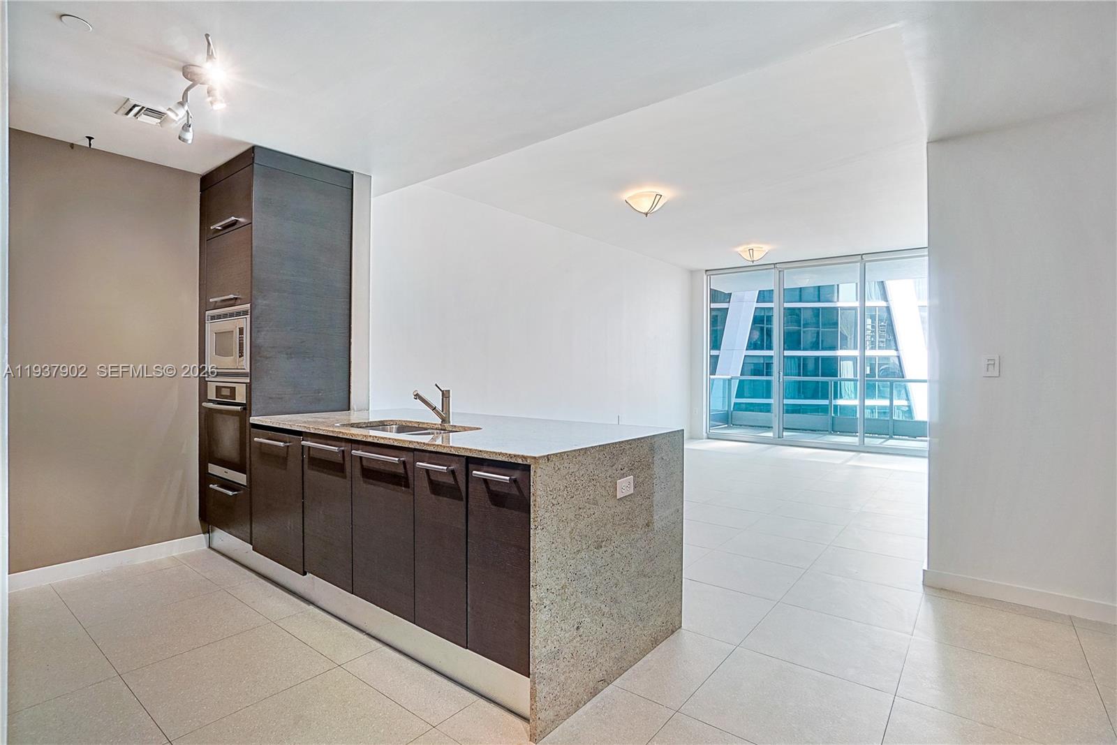 900 Biscayne Blvd #2910, Miami FL 33132