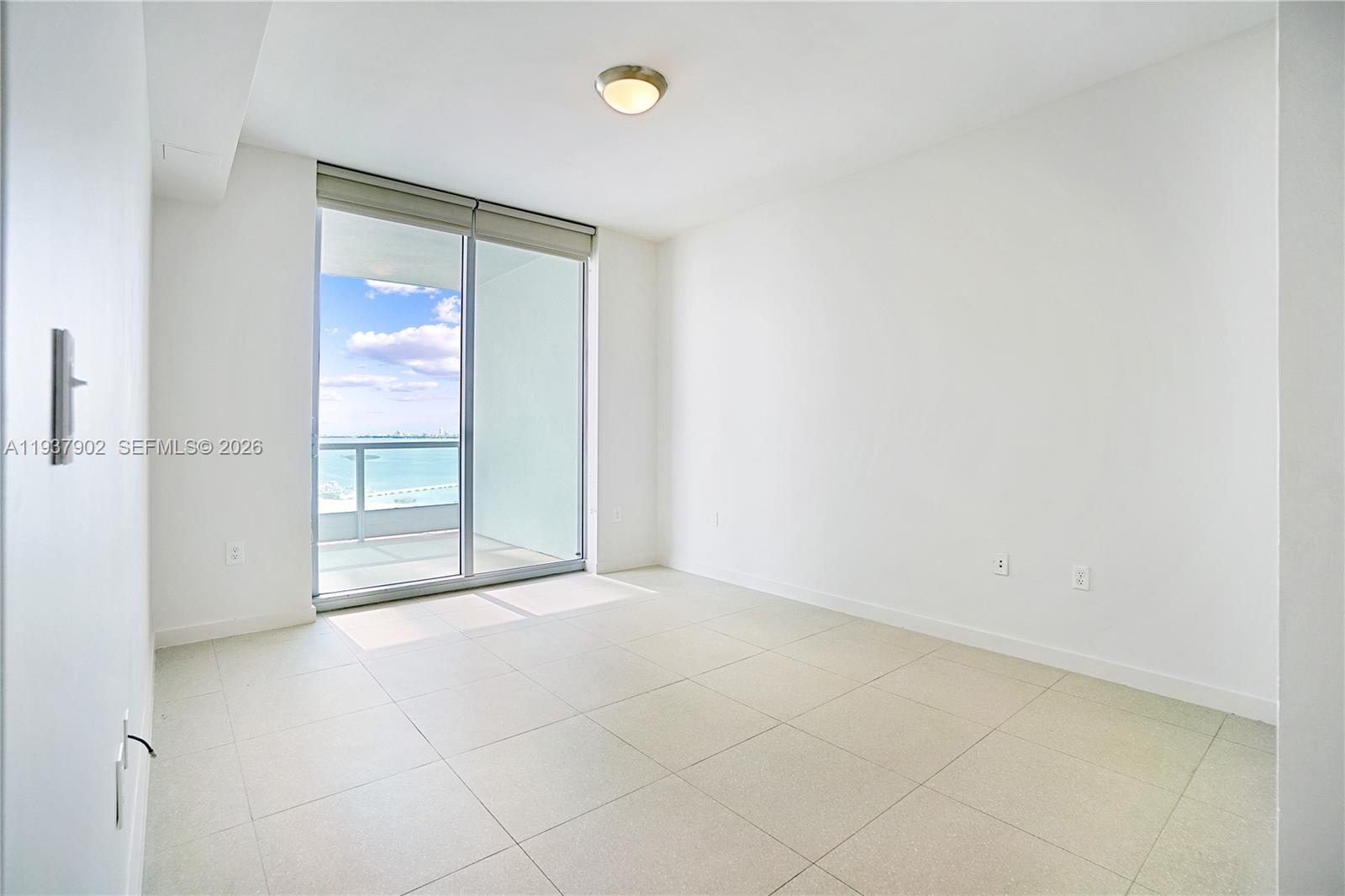 900 Biscayne Blvd #2910, Miami FL 33132