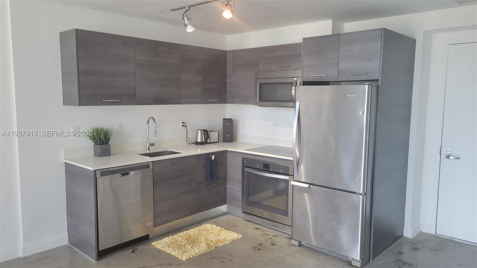 151 SE 1st St #2507, Miami FL 33131