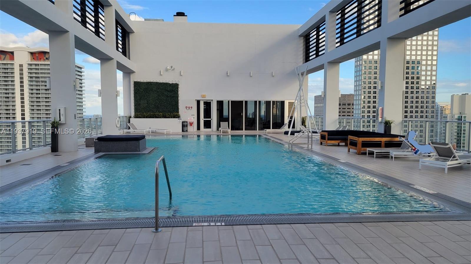 151 SE 1st St #2507, Miami FL 33131