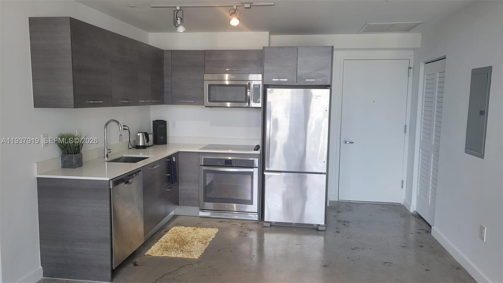151 SE 1st St #2507, Miami FL 33131