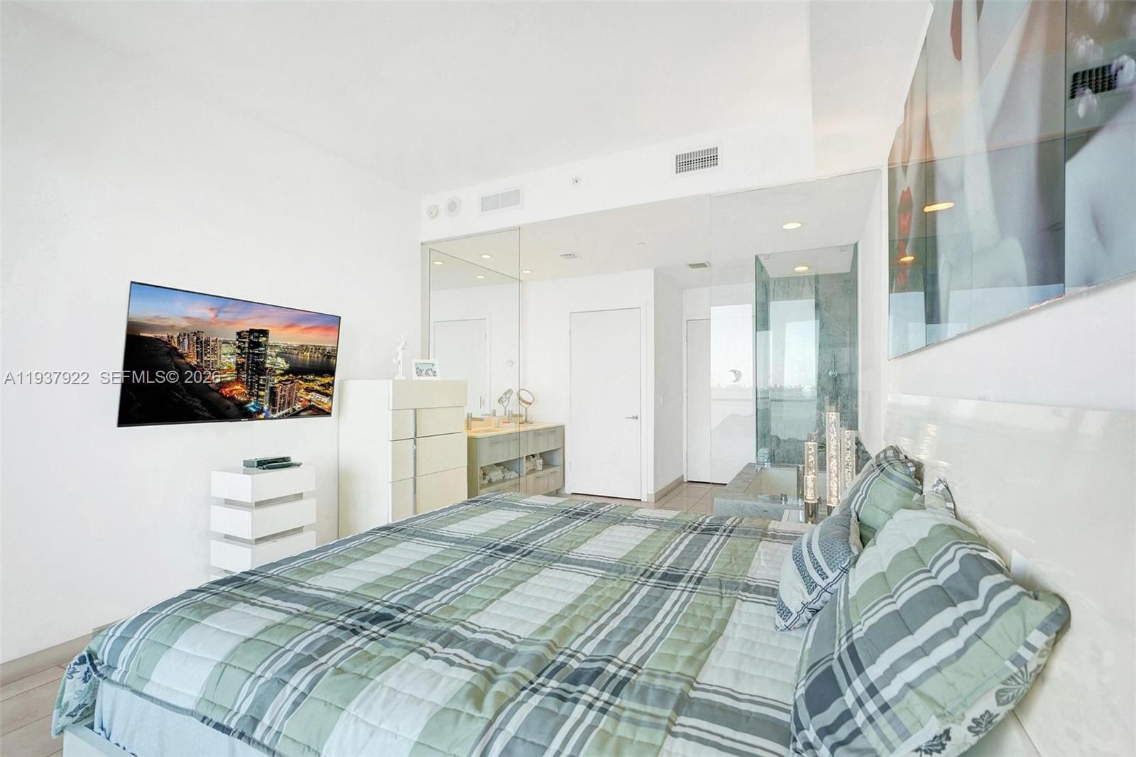 480 NE 31st St #1705, Miami FL 33137