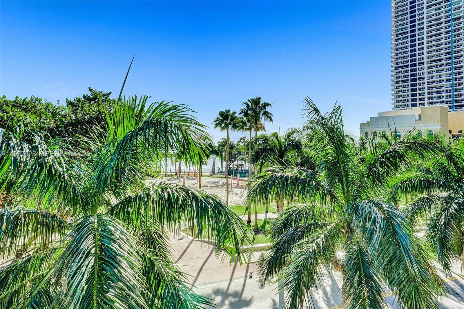 Miami FL 33132 - A11937928