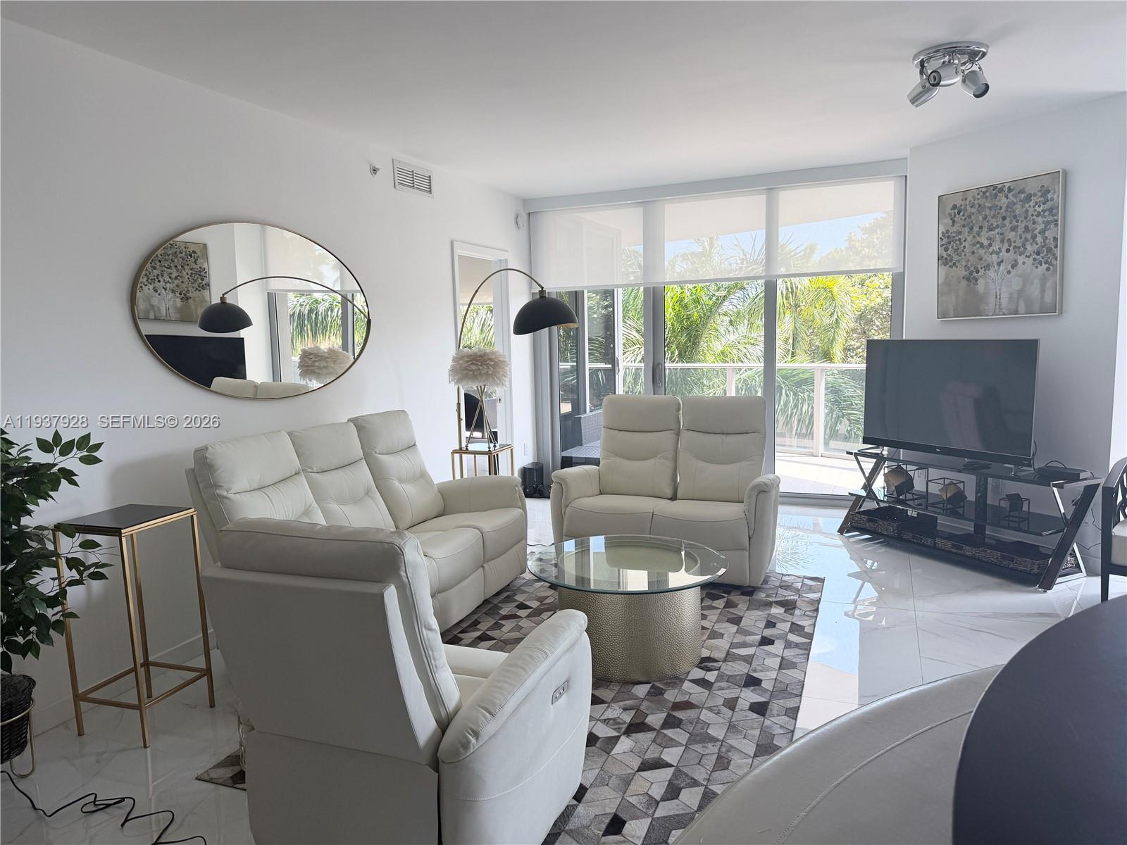 Miami FL 33132 - A11937928