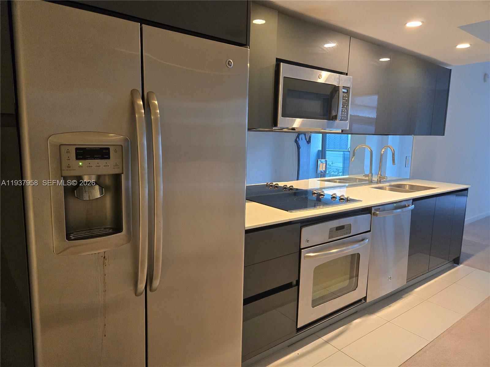 31 SE 6th St #503, Miami FL 33131