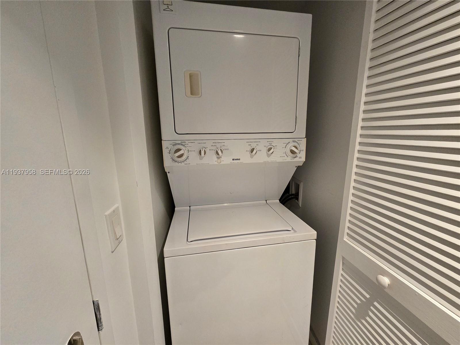 31 SE 6th St #503, Miami FL 33131
