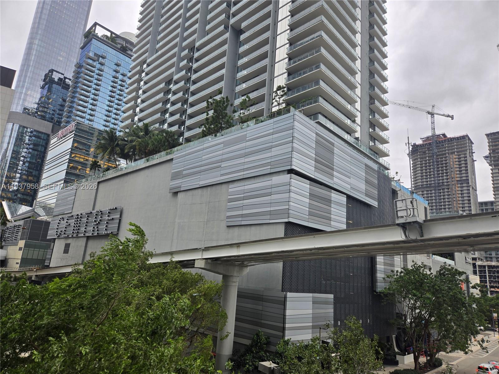 31 SE 6th St #503, Miami FL 33131