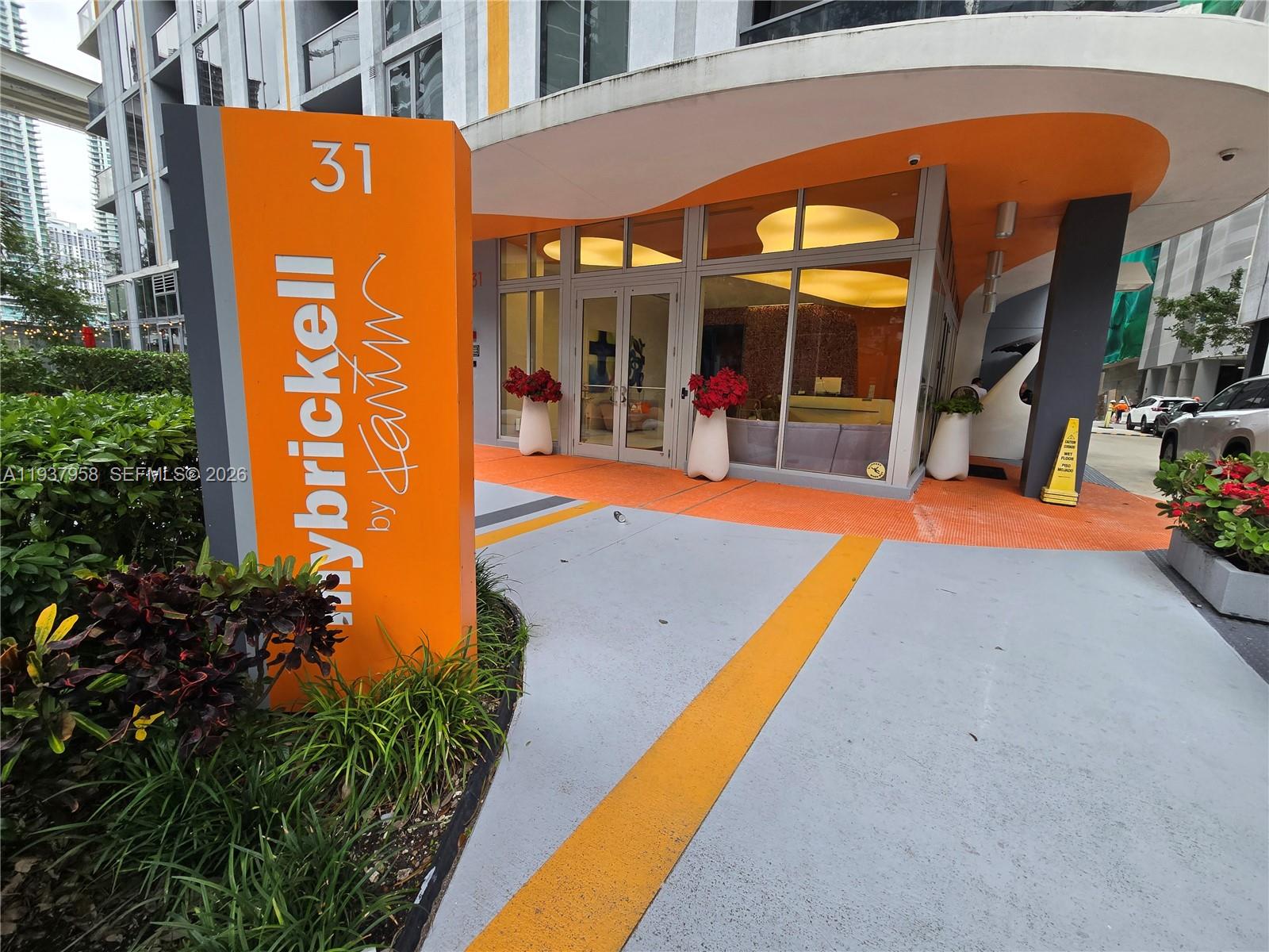 31 SE 6th St #503, Miami FL 33131