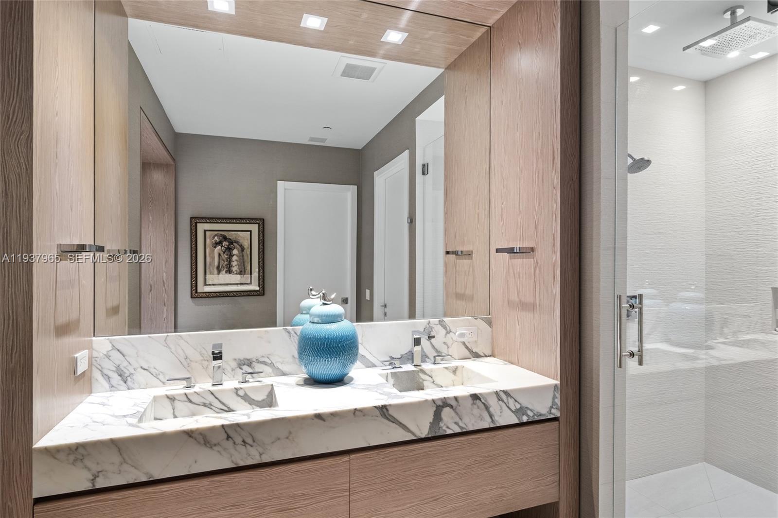 900 Brickell Key Blvd #2004, Miami FL 33131