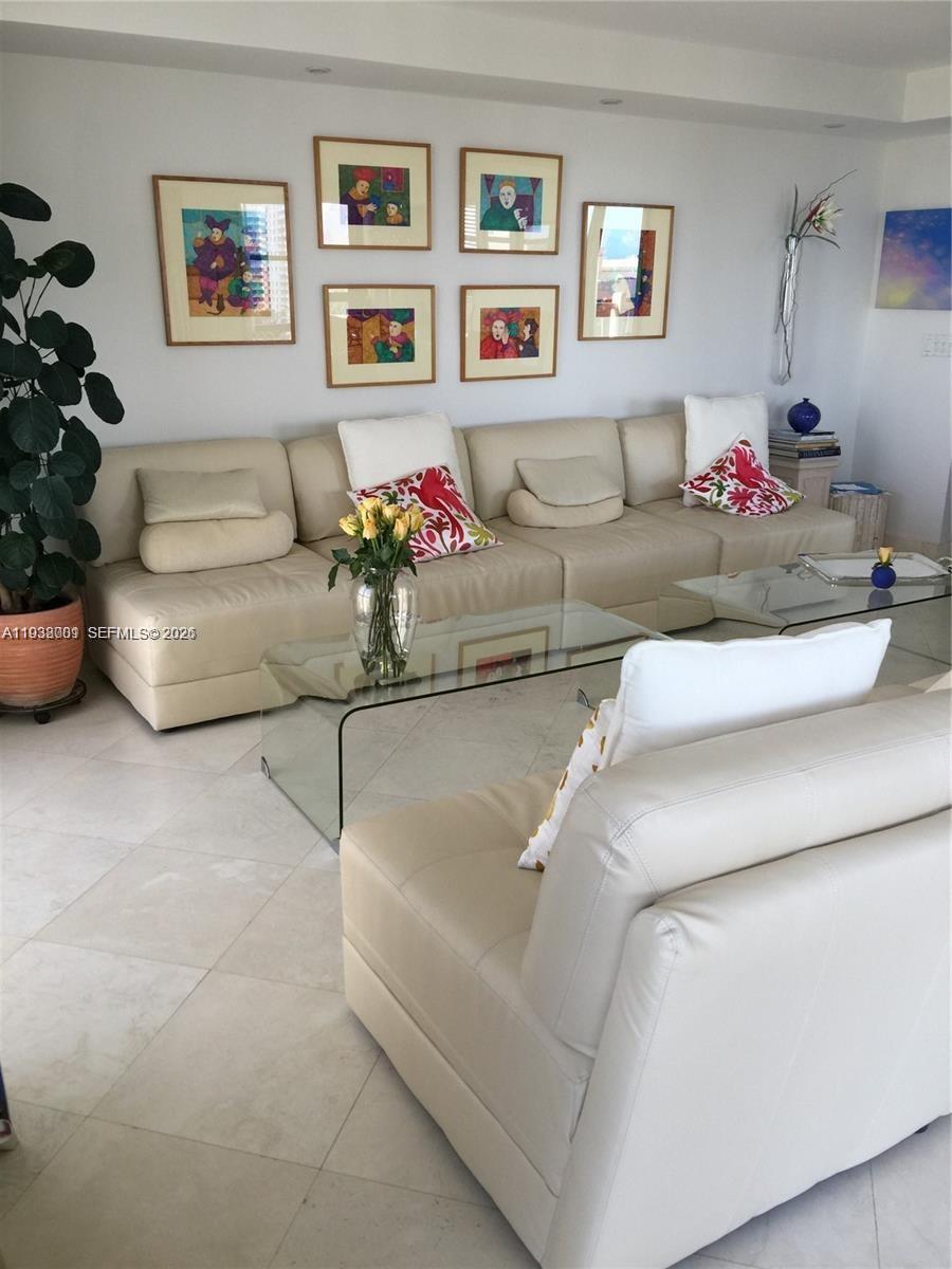 1121 Crandon Blvd #F1107, Key Biscayne FL 33149