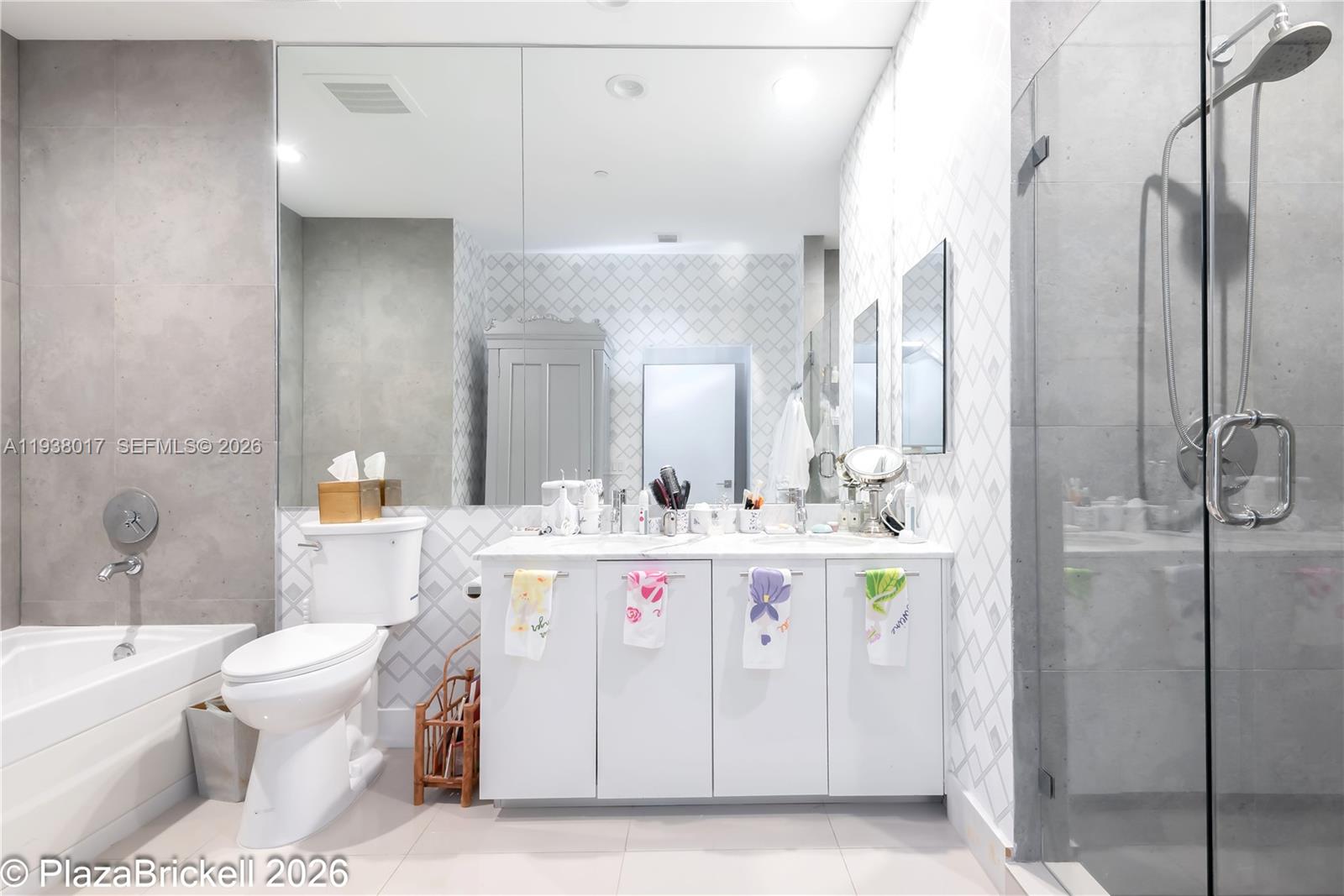950 BRICKELL BAY DRIVE #5505, Miami FL 33131