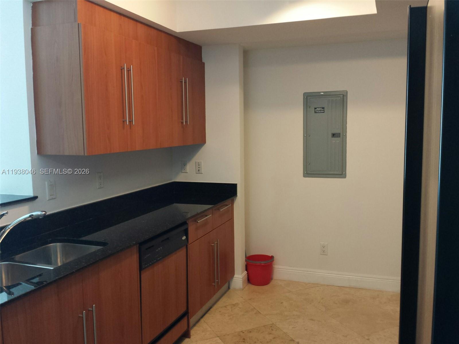 325 S BISCAYNE BL #1819, Miami FL 33131