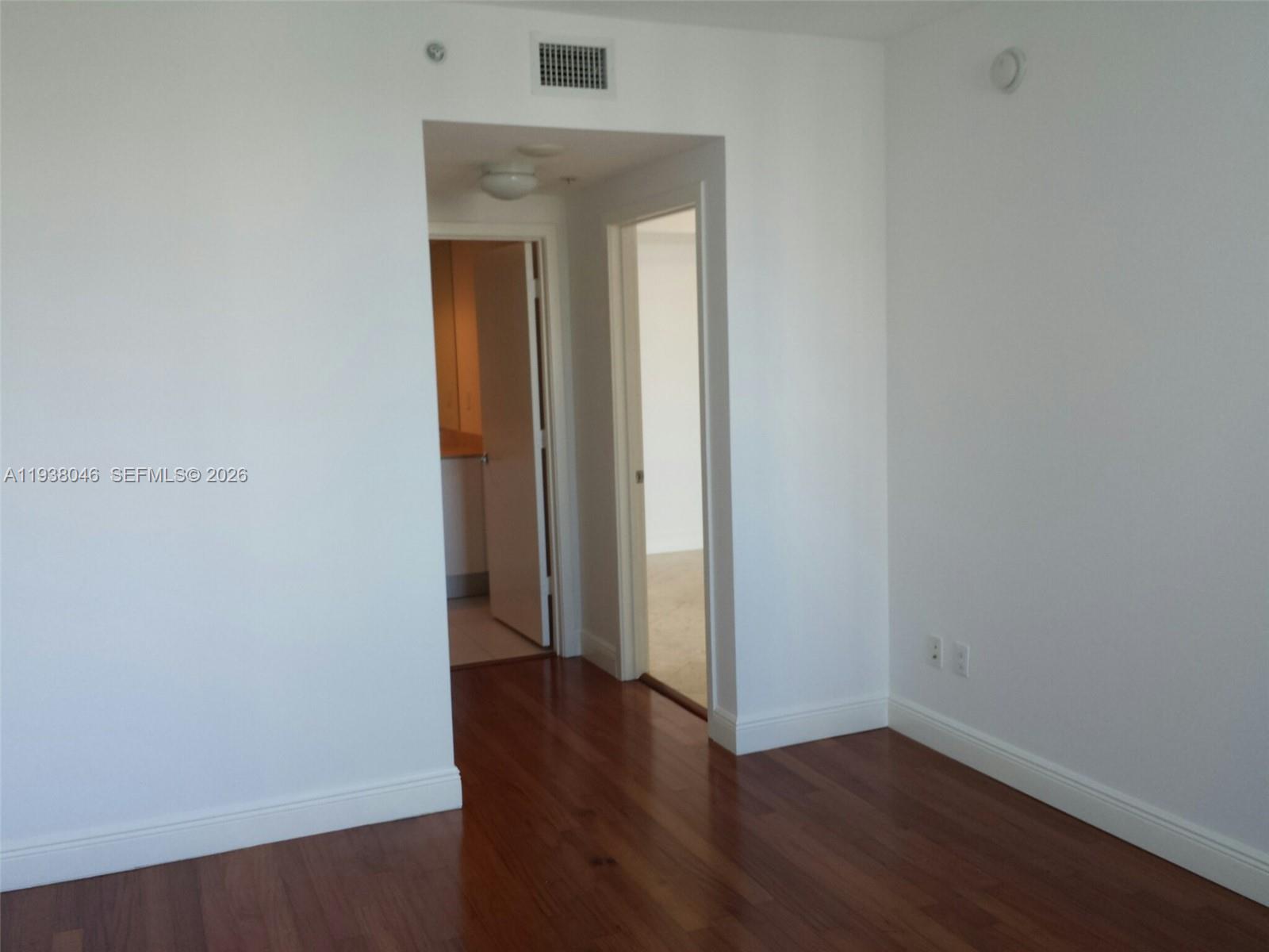 325 S BISCAYNE BL #1819, Miami FL 33131