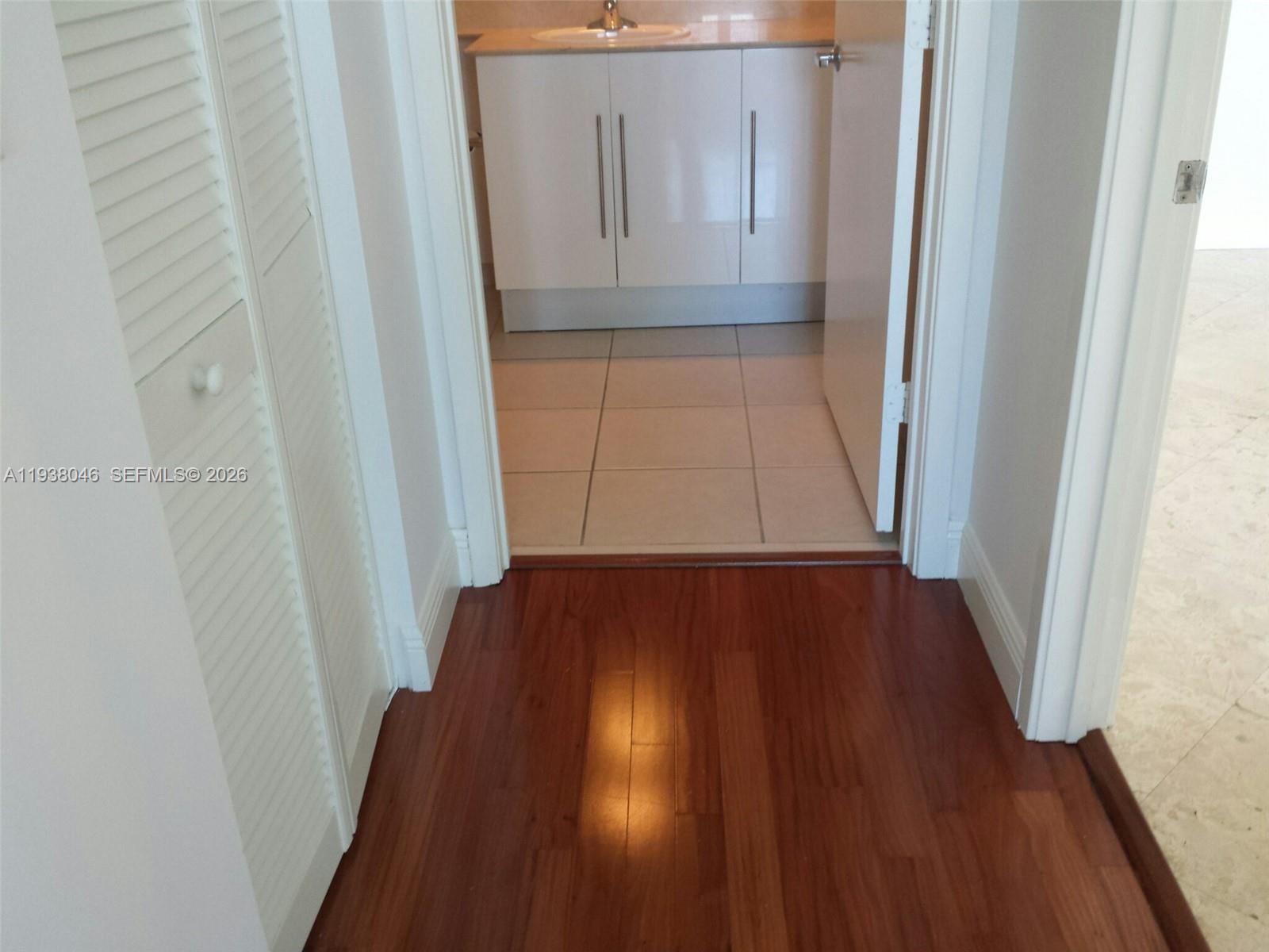 325 S BISCAYNE BL #1819, Miami FL 33131
