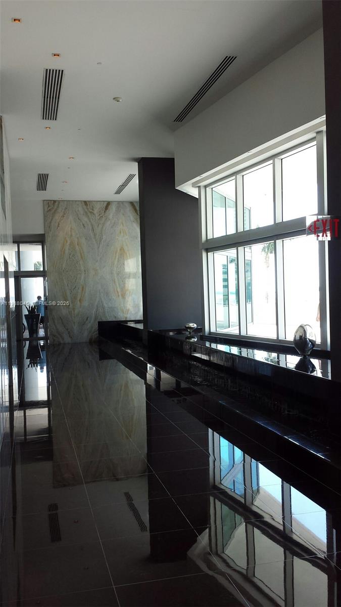 325 S BISCAYNE BL #1819, Miami FL 33131