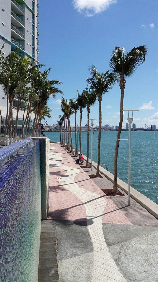 325 S BISCAYNE BL #1819, Miami FL 33131