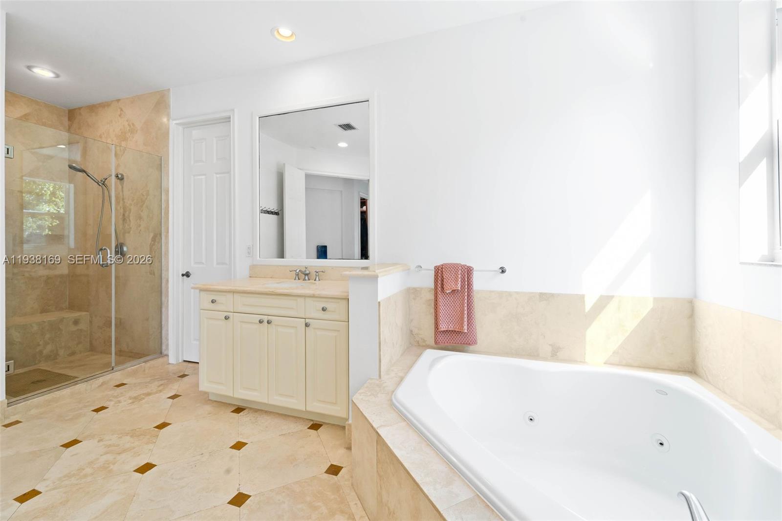 1490 Cleveland Rd, Miami Beach FL 33141