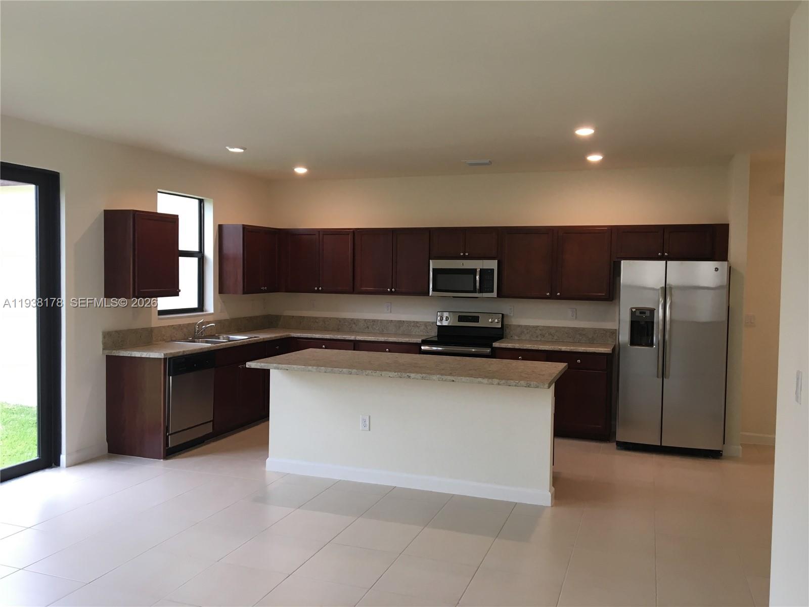 191 SE 35 TH AV., Homestead FL 33033