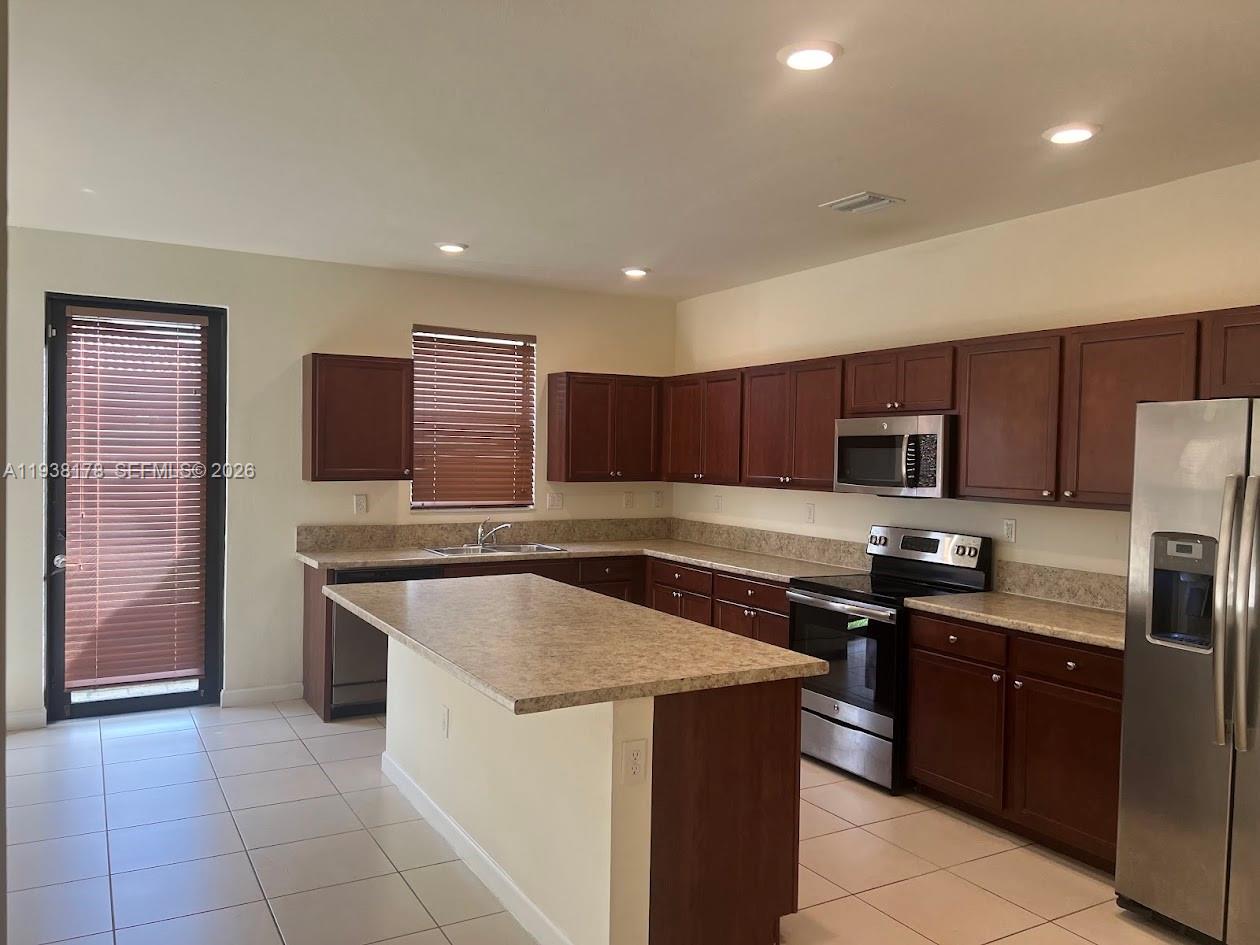 191 SE 35 TH AV., Homestead FL 33033