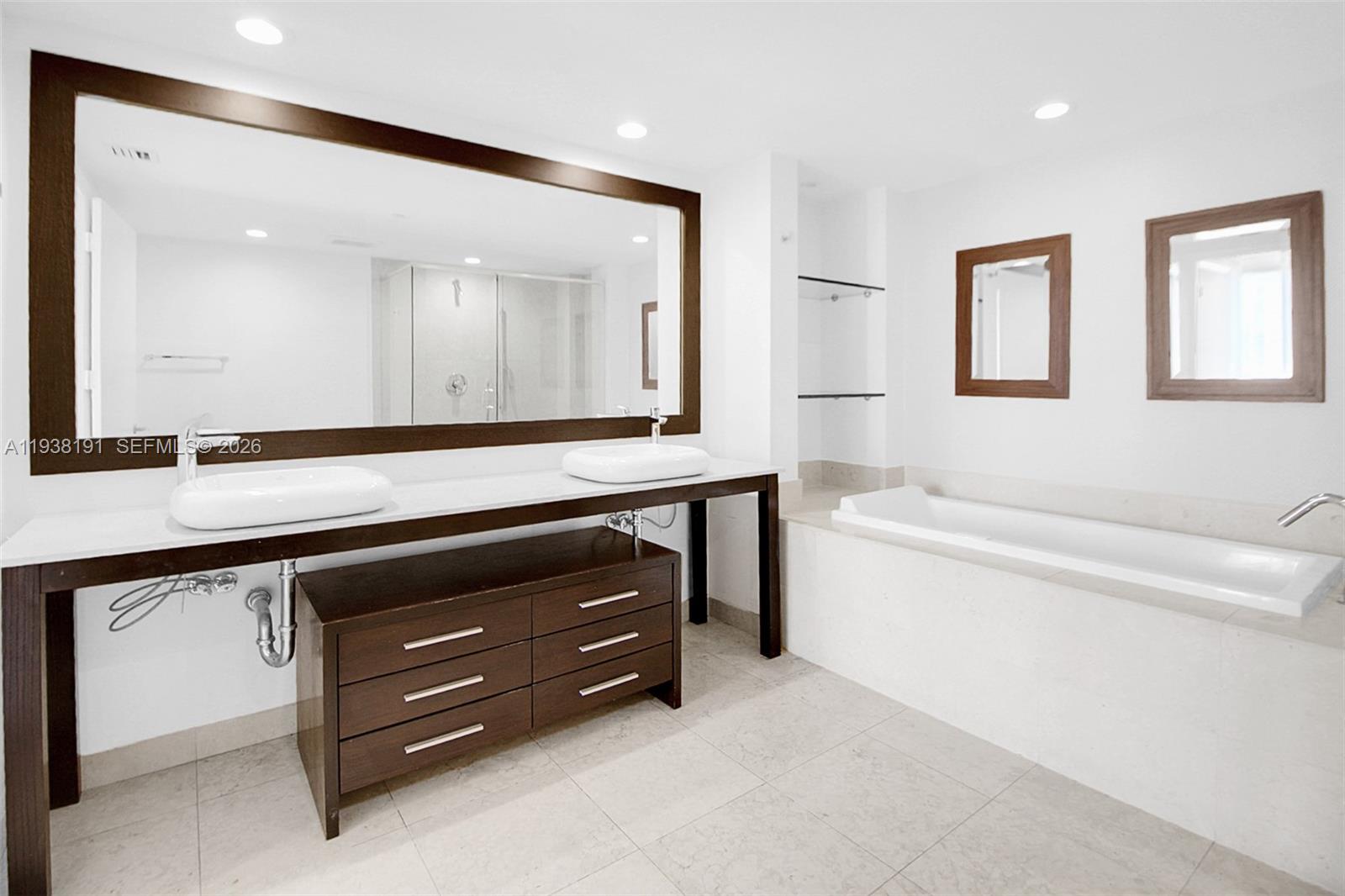 495 Brickell Ave #4605, Miami FL 33131