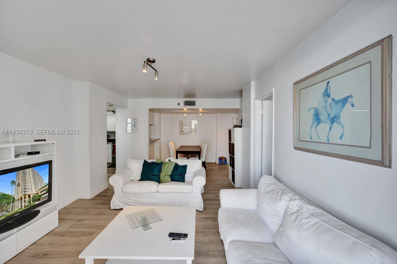 770 SE Claughton Island Dr #813, Miami FL 33131