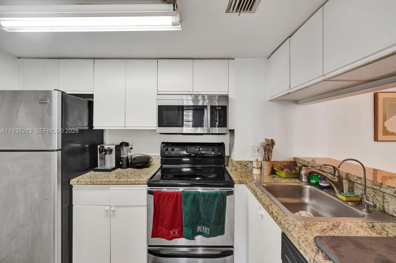 770 SE Claughton Island Dr #813, Miami FL 33131