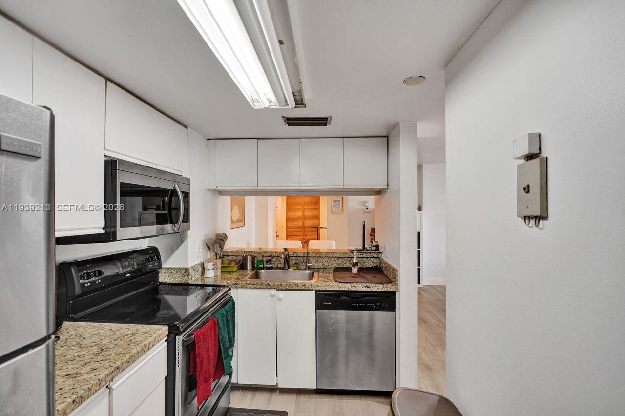 770 SE Claughton Island Dr #813, Miami FL 33131