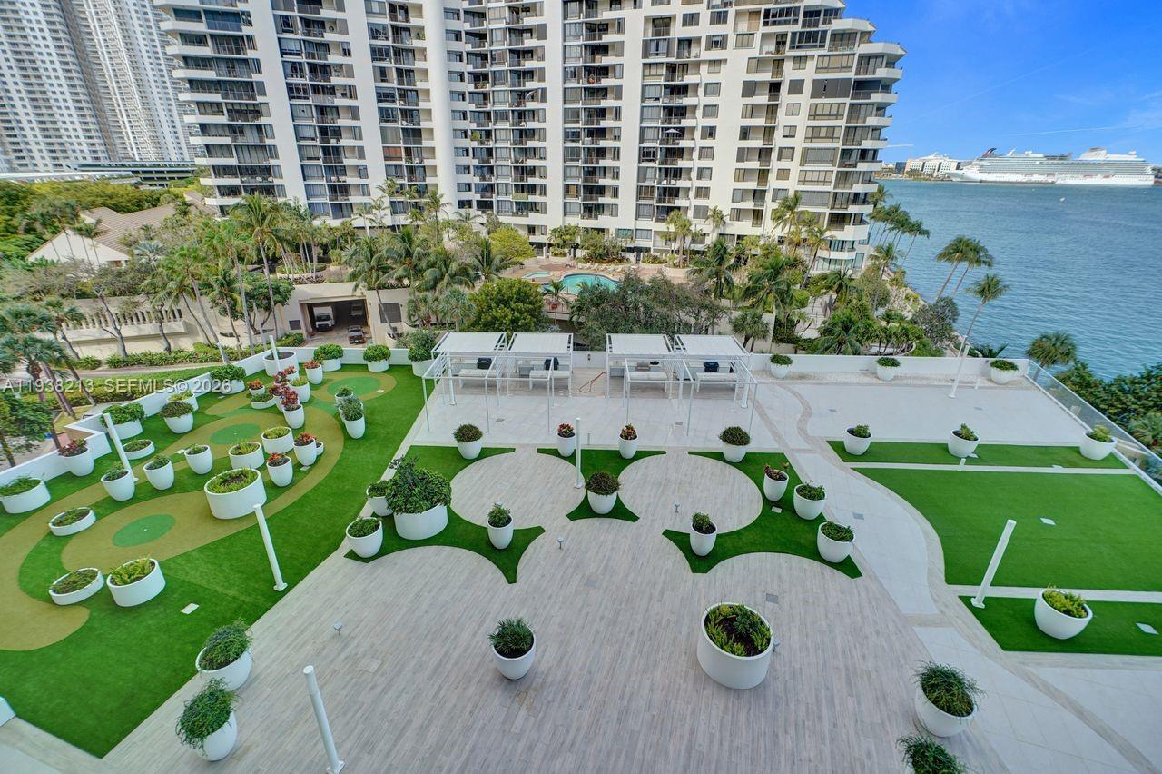 770 SE Claughton Island Dr #813, Miami FL 33131