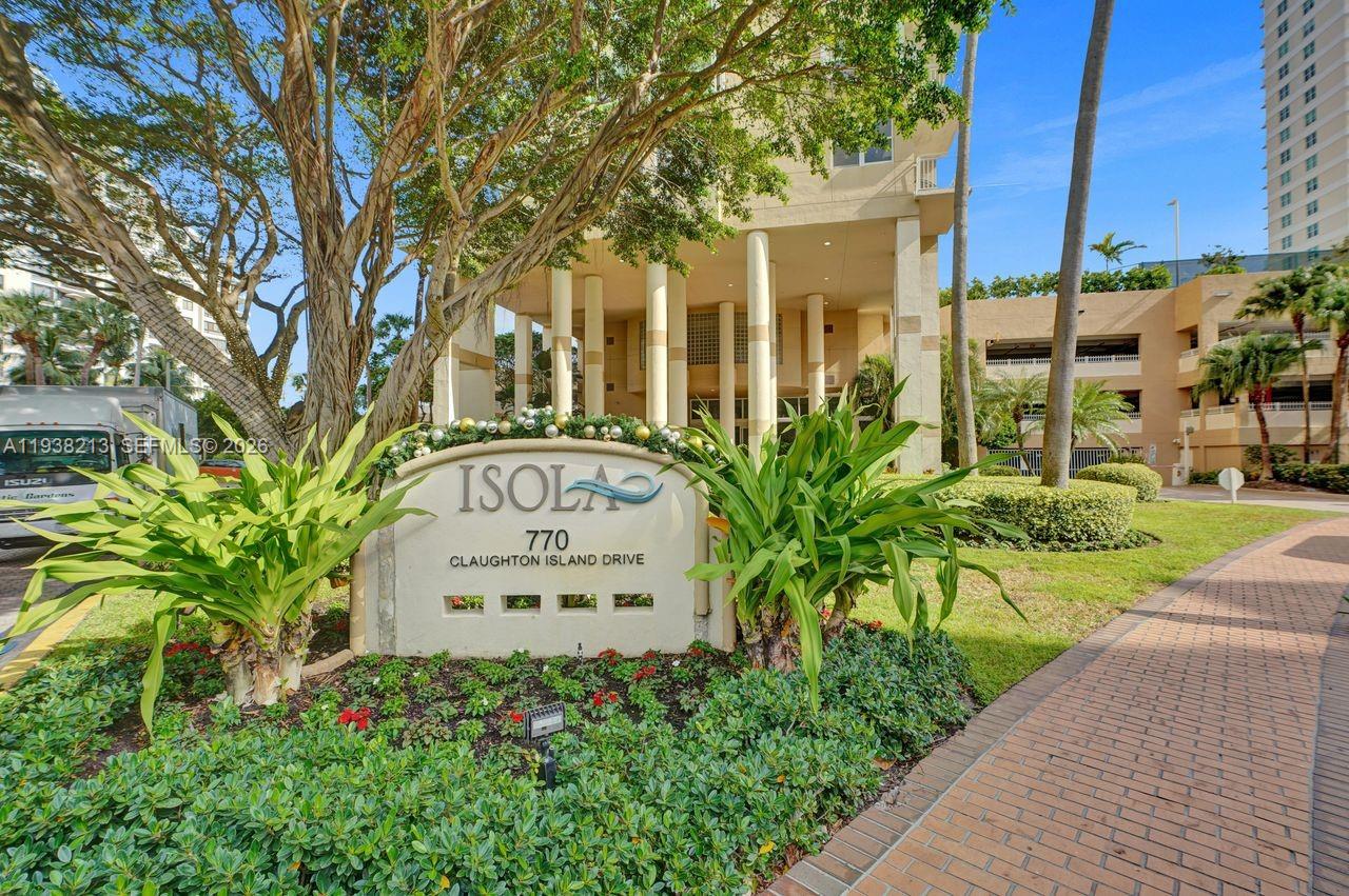 770 SE Claughton Island Dr #813, Miami FL 33131