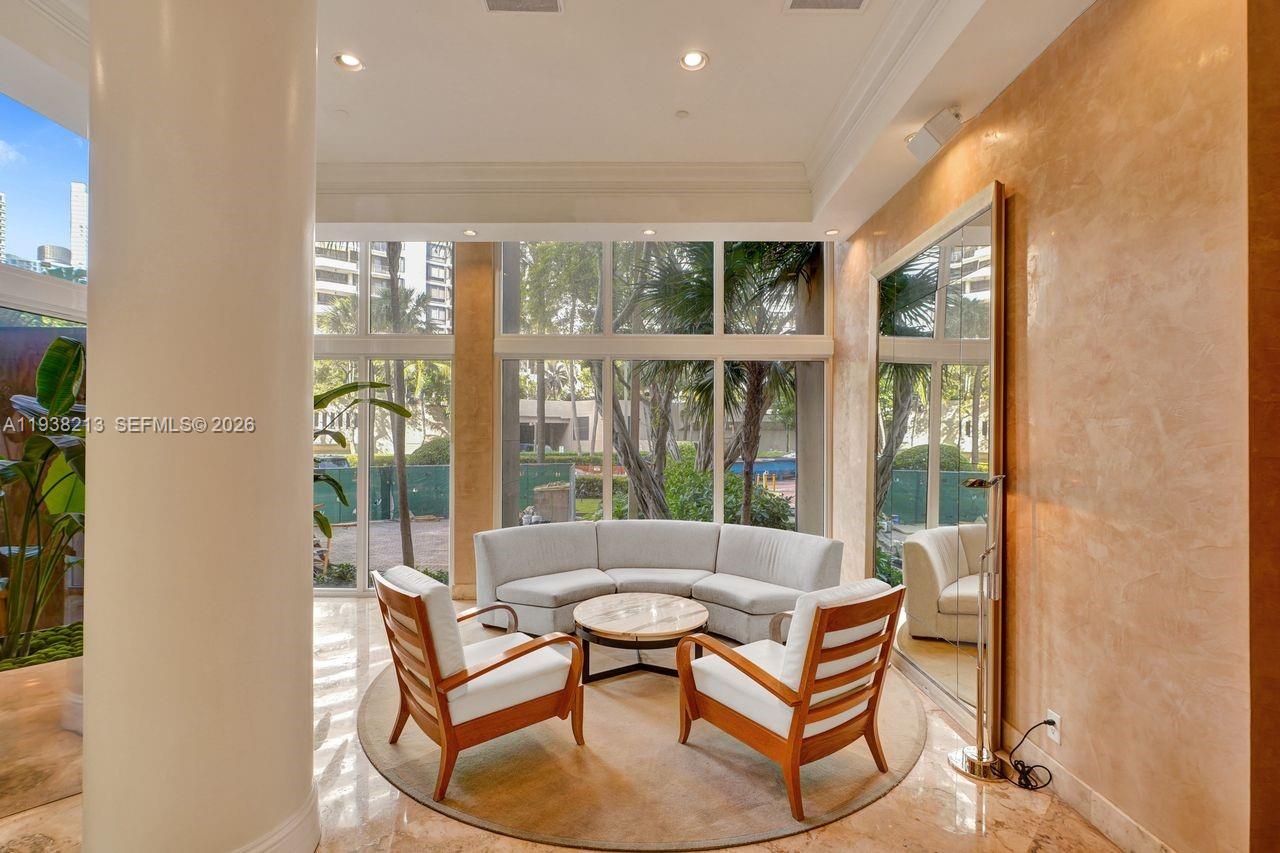 770 SE Claughton Island Dr #813, Miami FL 33131