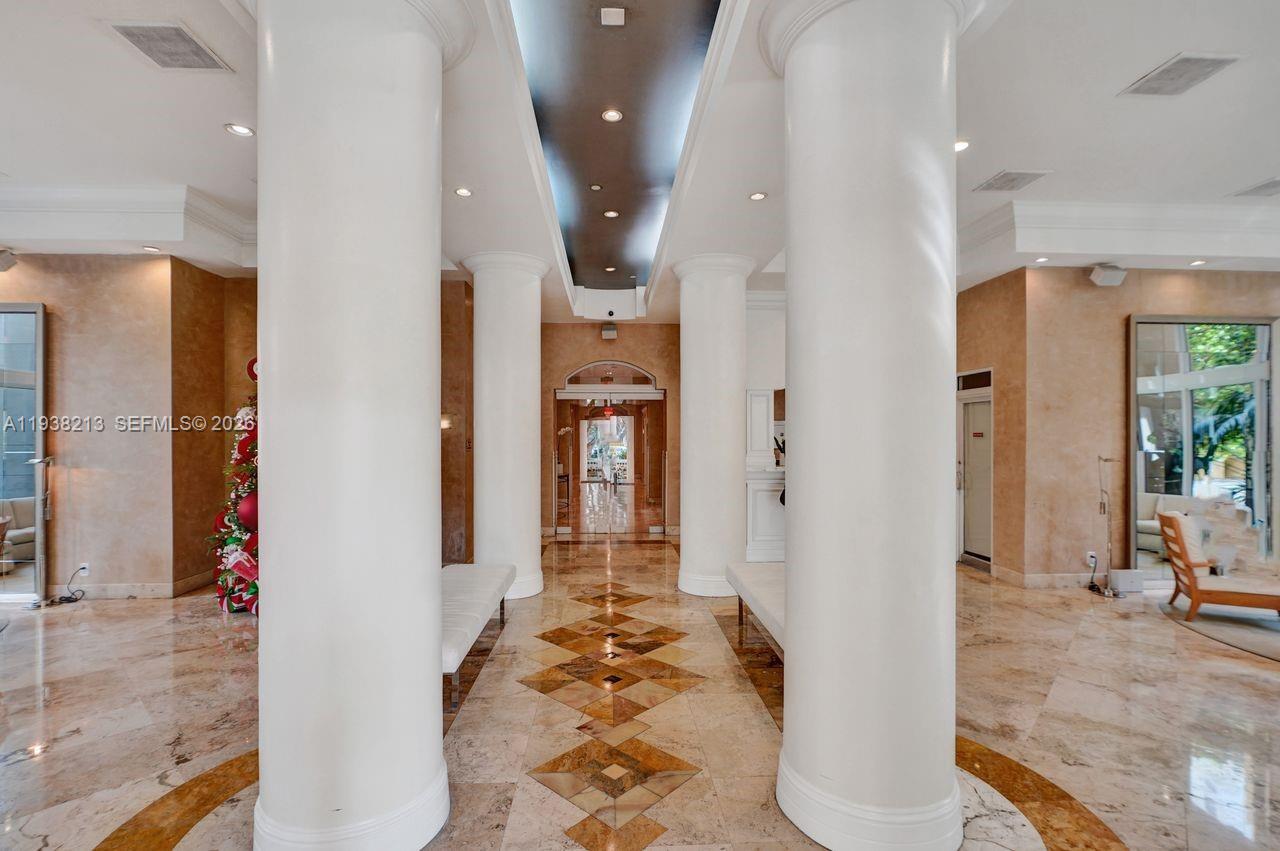 770 SE Claughton Island Dr #813, Miami FL 33131