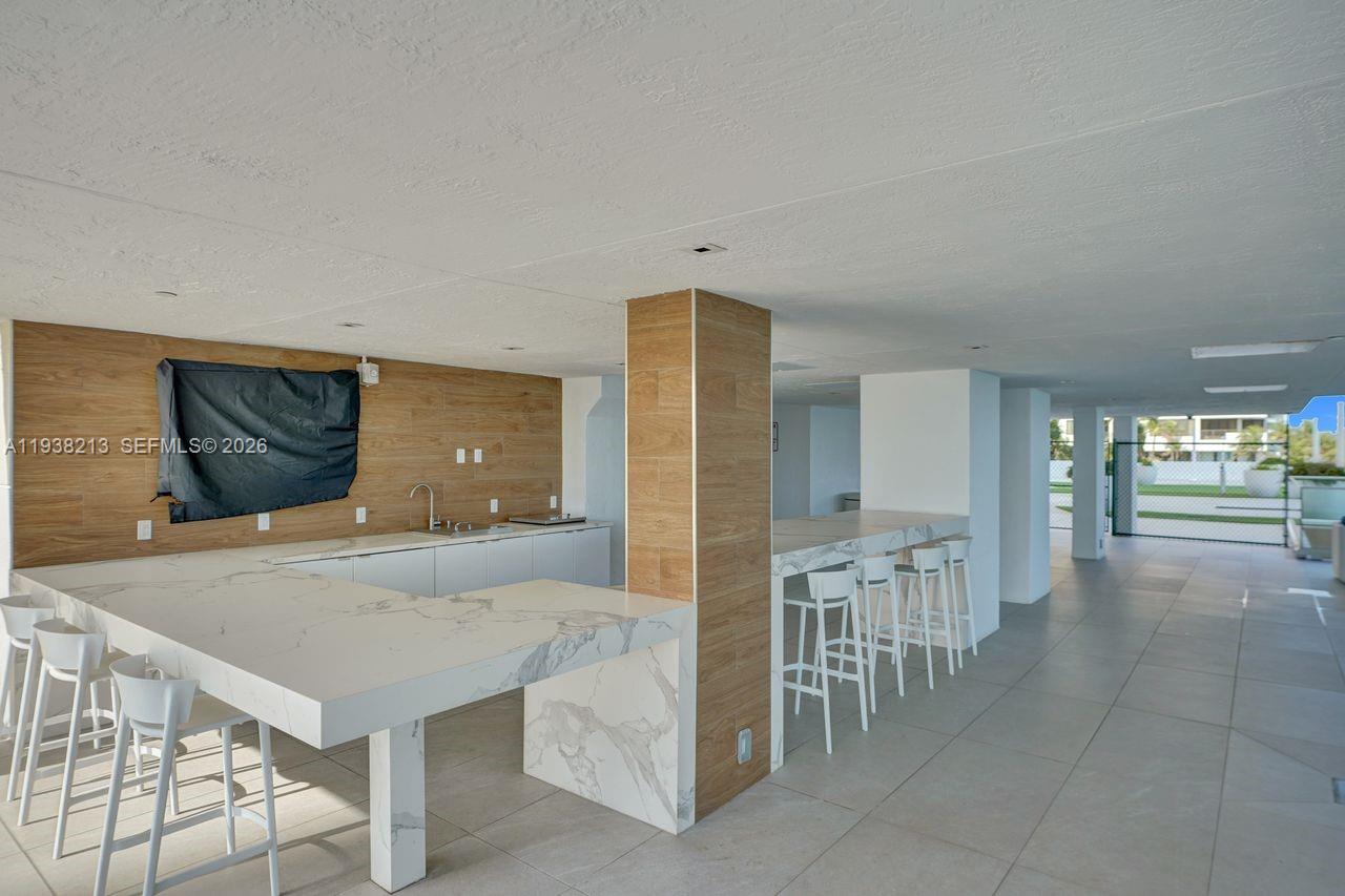 770 SE Claughton Island Dr #813, Miami FL 33131