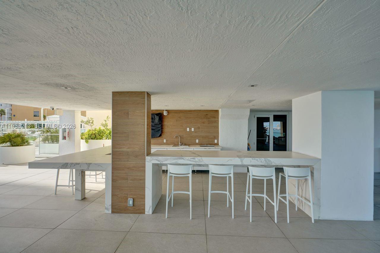 770 SE Claughton Island Dr #813, Miami FL 33131