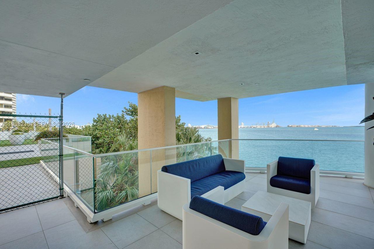 770 SE Claughton Island Dr #813, Miami FL 33131