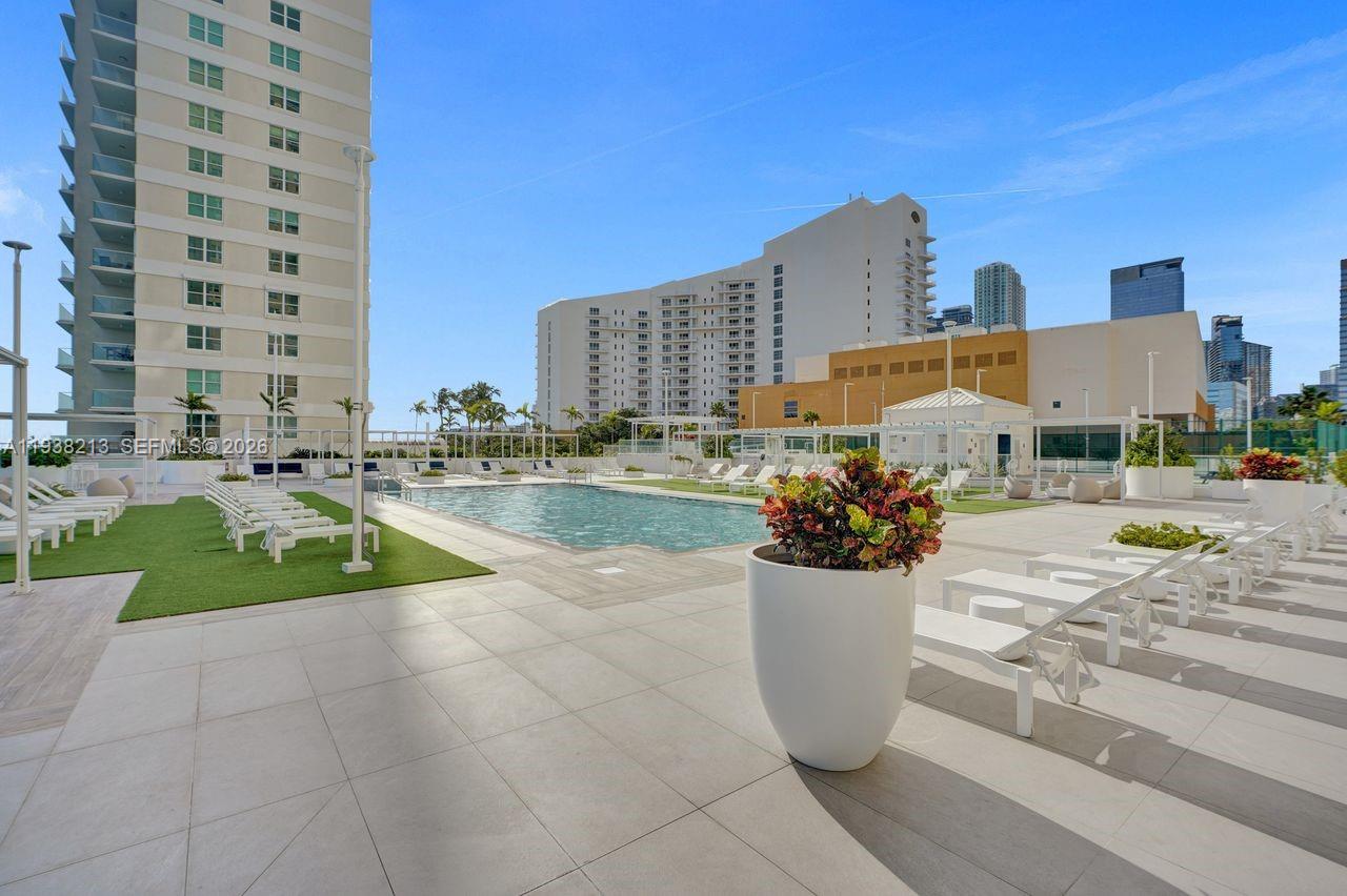770 SE Claughton Island Dr #813, Miami FL 33131