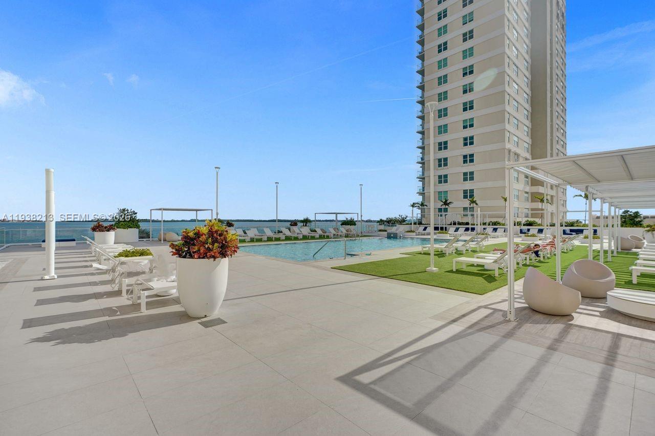 770 SE Claughton Island Dr #813, Miami FL 33131